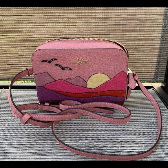 Cute Coach Bag With Mountain Postcard - Picture 2 of 4